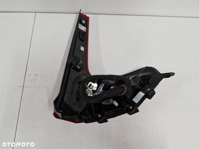 VOLVO V40 2 II LAMPA LEWY TYŁ LEWA TYLNA 31395478 - 2