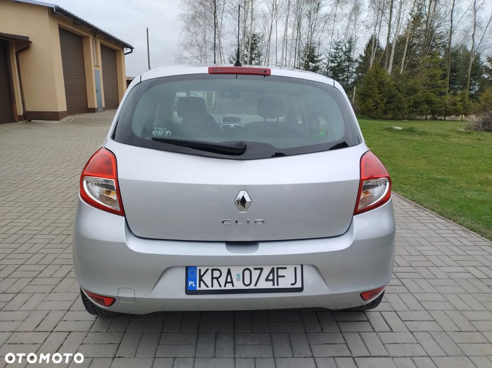 Renault Clio 1.2 16V 75 Dynamique - 8