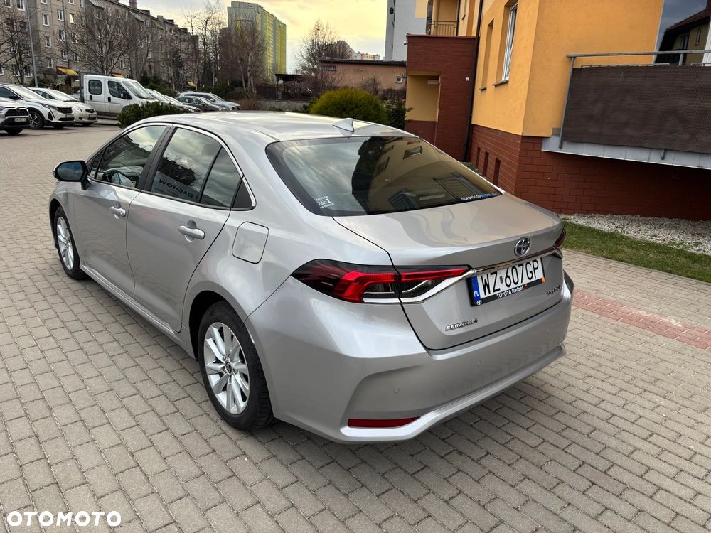 Toyota Corolla 1.8 Hybrid Executive - 13