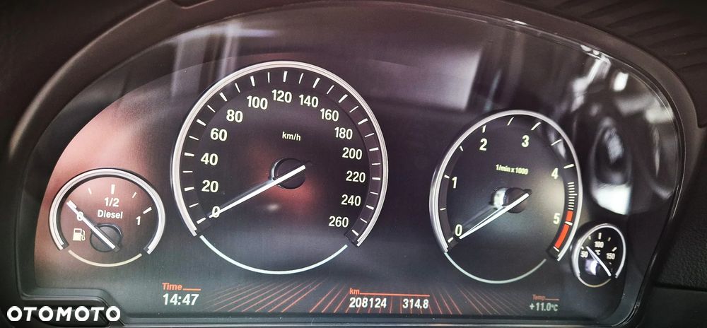 BMW Seria 5 525d - 27