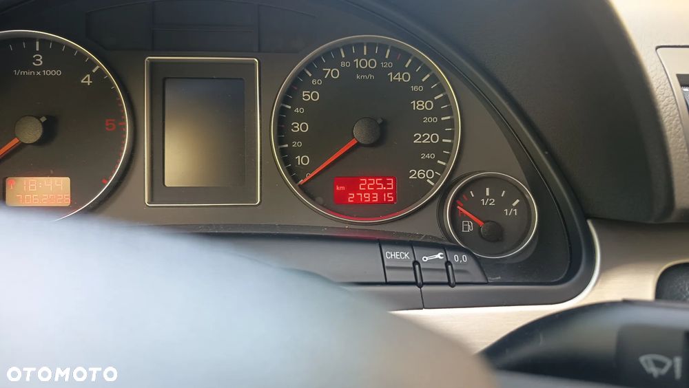Audi A4 Avant 2.0 TDI - 10
