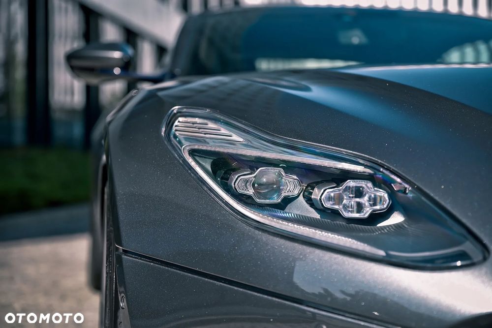 Aston Martin DB11 - 5