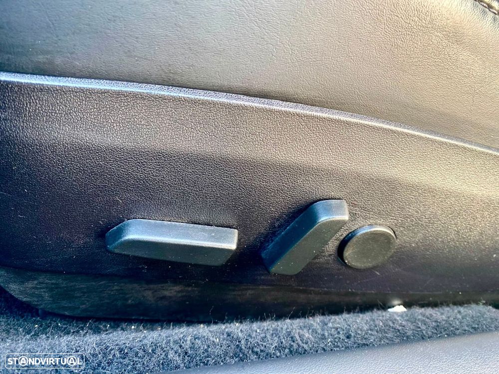 Tesla Model 3 Long-Range Dual Motor AWD - 12
