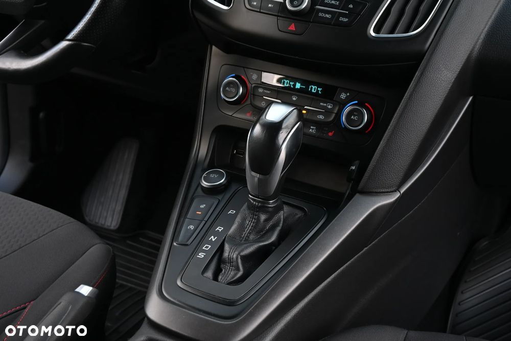Ford Focus 1.5 EcoBoost Start-Stopp-System ST-LINE - 24