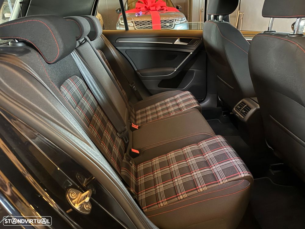 VW Golf 2.0 TSI GTI DSG Performance - 23