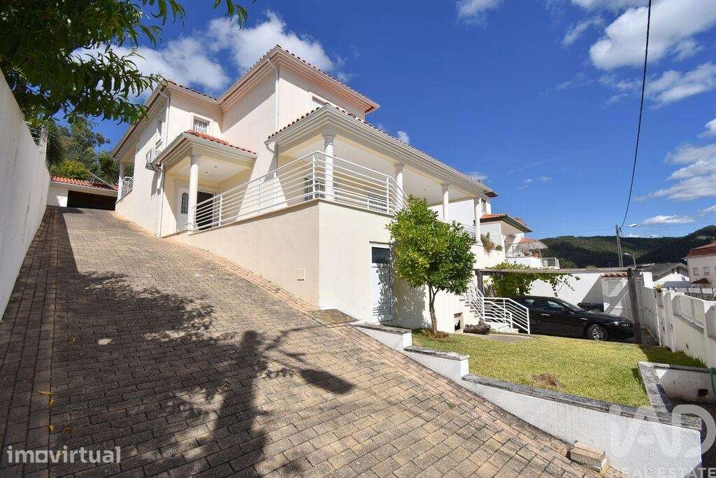 Casa / Villa T4 em Eiras e São Paulo de Frades de 360 m2 - Grande imagem: 3/36