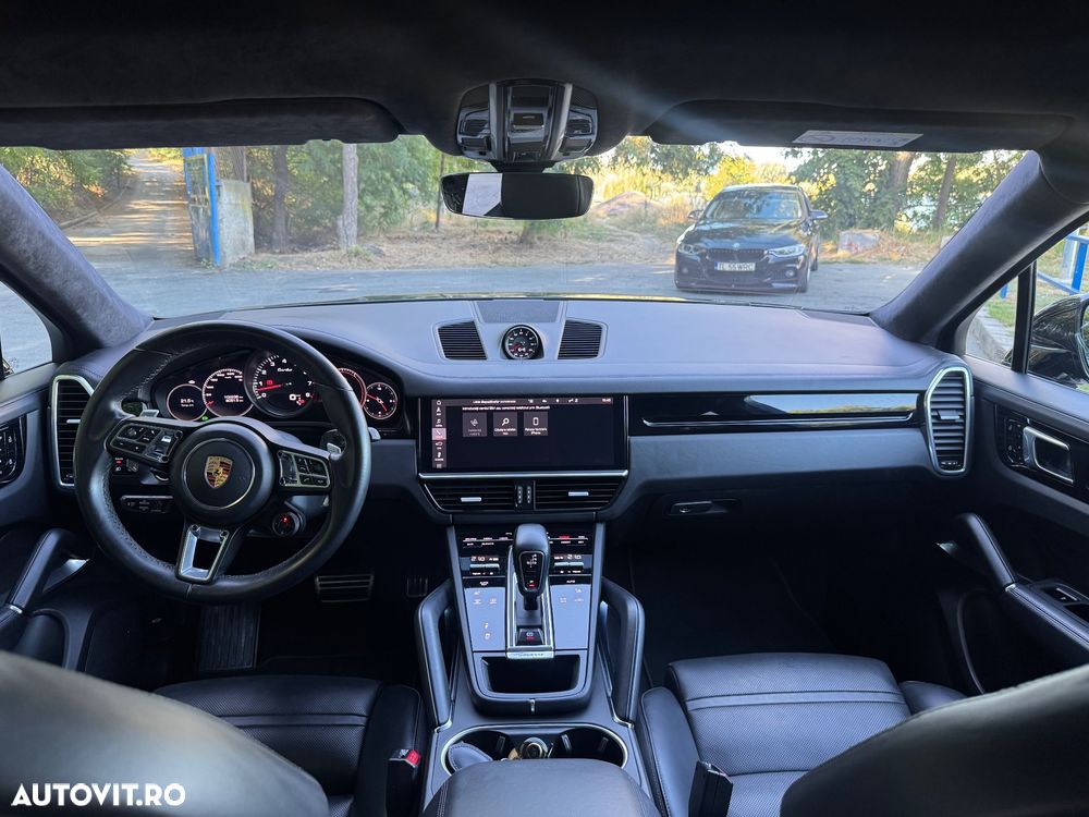 Porsche Cayenne Turbo - 13