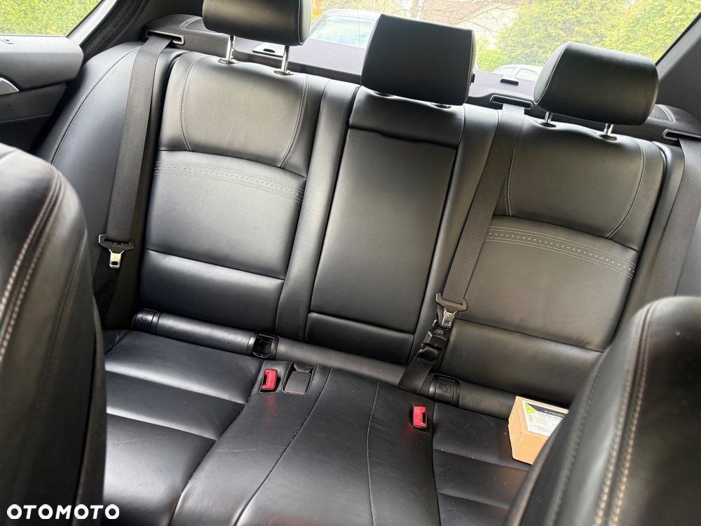 BMW Seria 5 528i xDrive - 11