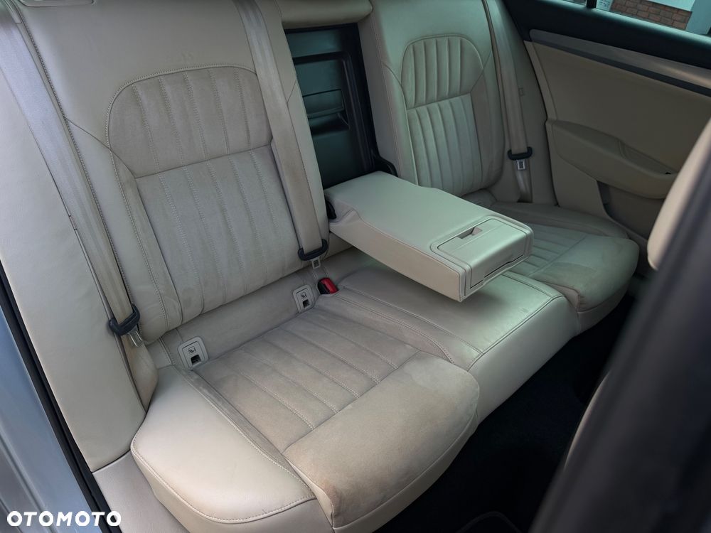 Skoda Superb 2.0 TDI Sportline DSG - 36