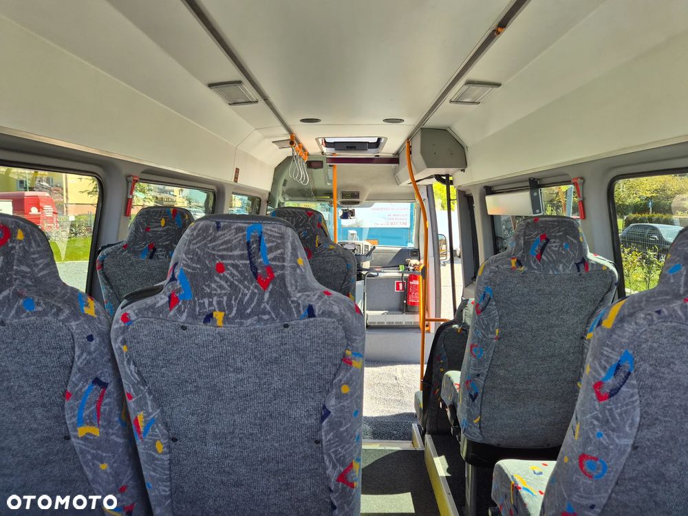 Mercedes-Benz Sprinter - 10