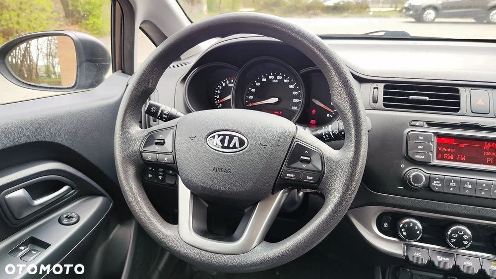 Kia Rio 1.2 Attract - 29