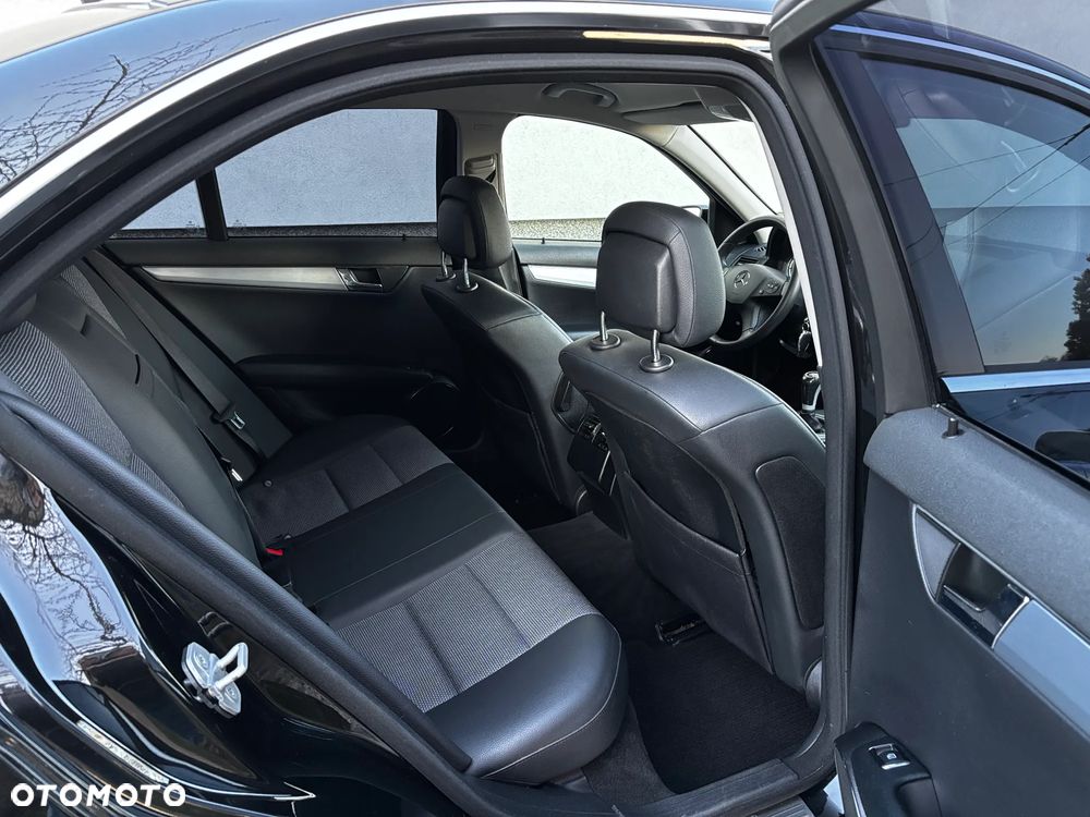 Mercedes-Benz Klasa C 180 Kompressor Avantgarde - 14