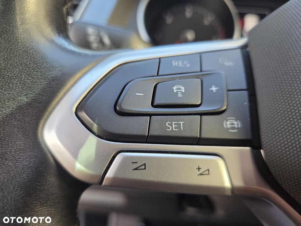 Volkswagen Tiguan - 22