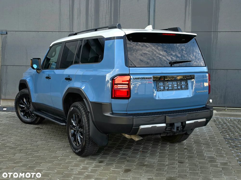 Toyota Land Cruiser - 17