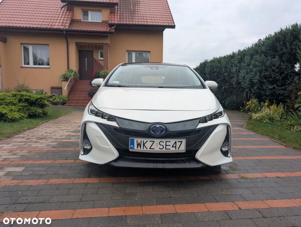 Toyota Prius Hybrid Solar - 2