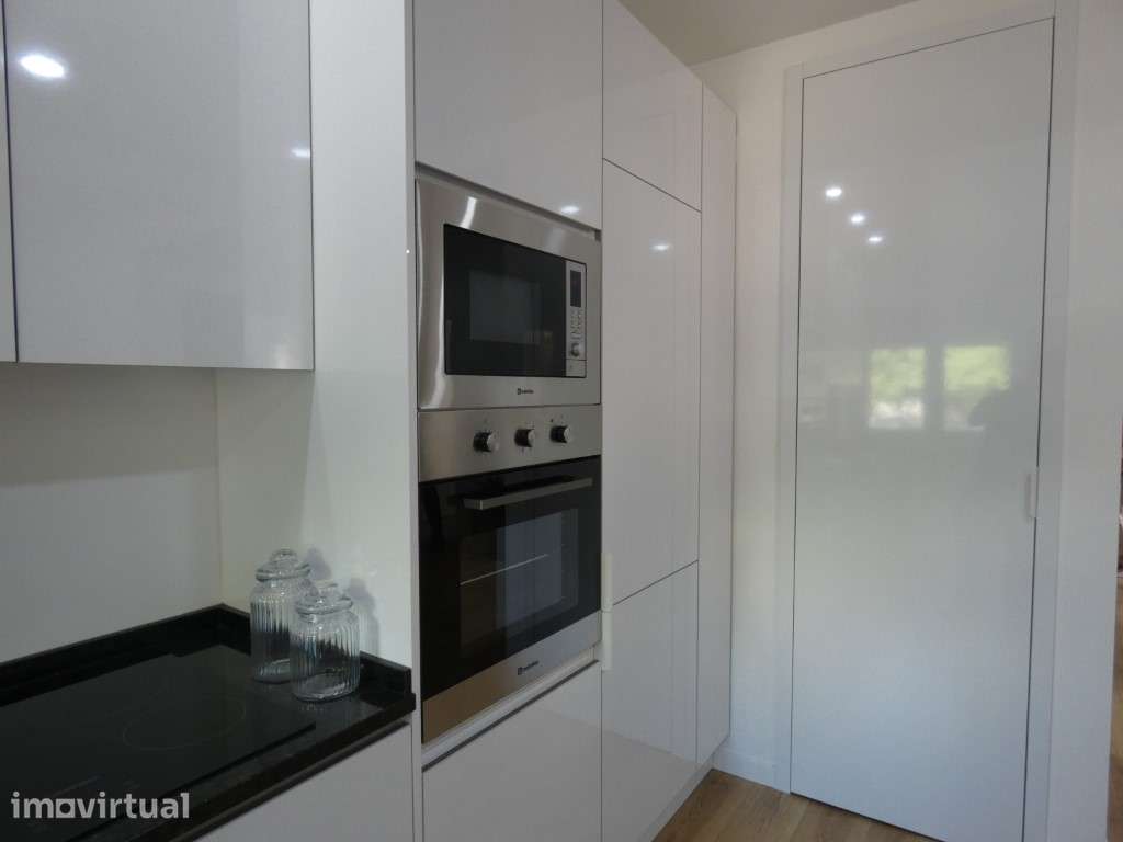 Apartamento T3 Renovado em Benfica | Excelente Localização | - Grande imagem: 3/31