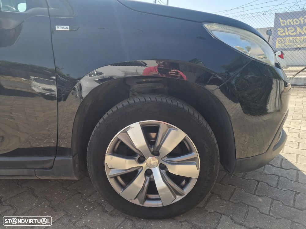 Peugeot 2008 1.6 BlueHDi Allure - 11