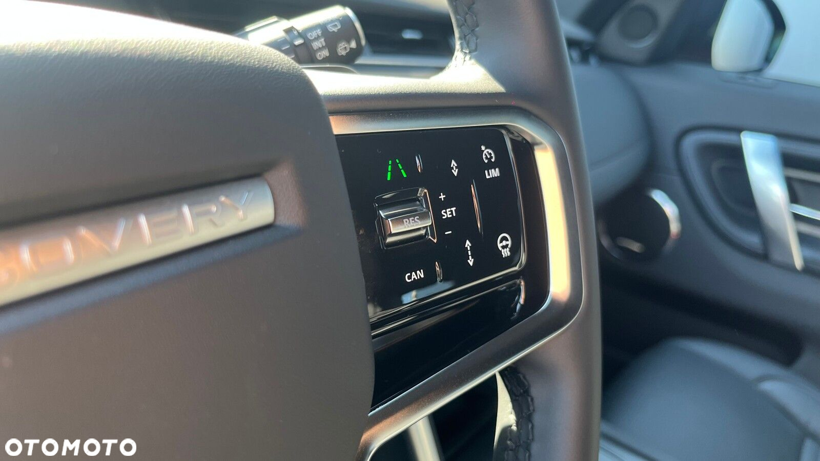 Land Rover Discovery Sport - 16