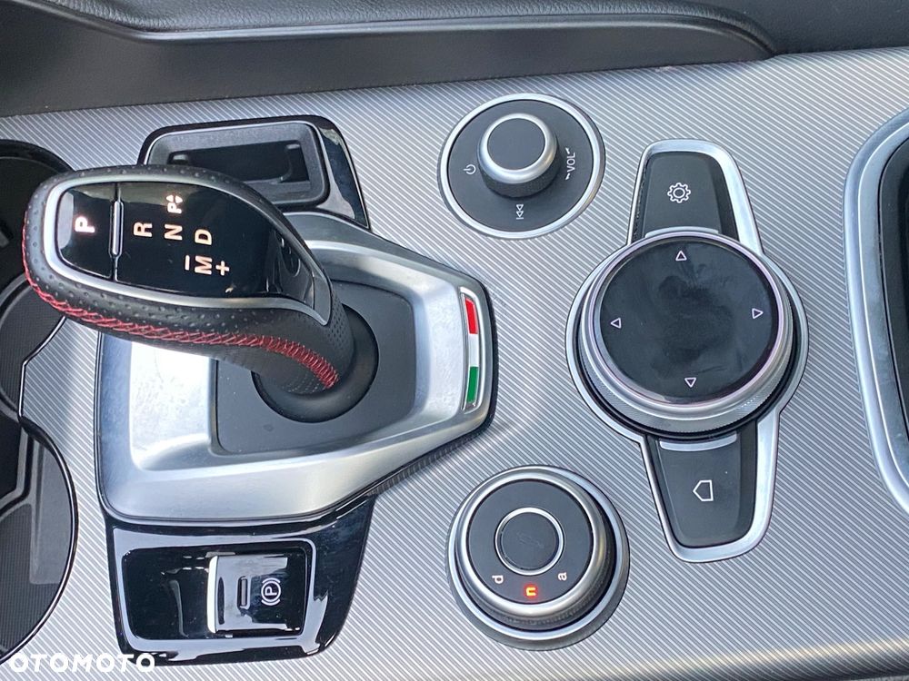 Alfa Romeo Giulia 2.0 Turbo Competizione Q4 - 21