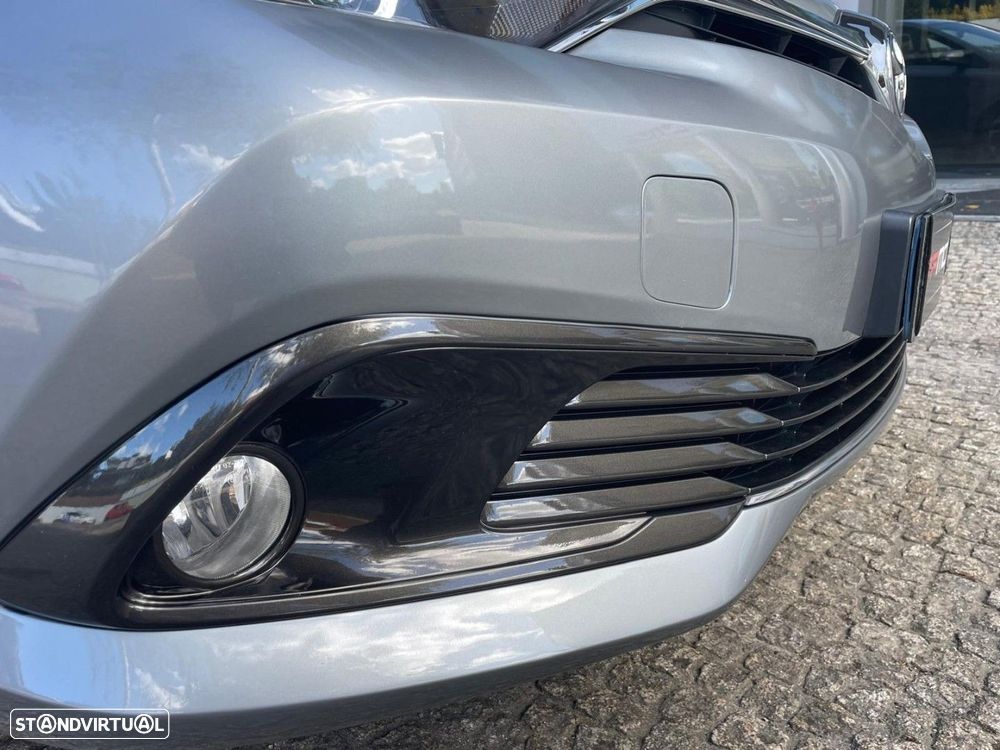 Toyota Auris 1.8 HSD Comfort +P.Techno+P.Sport - 36