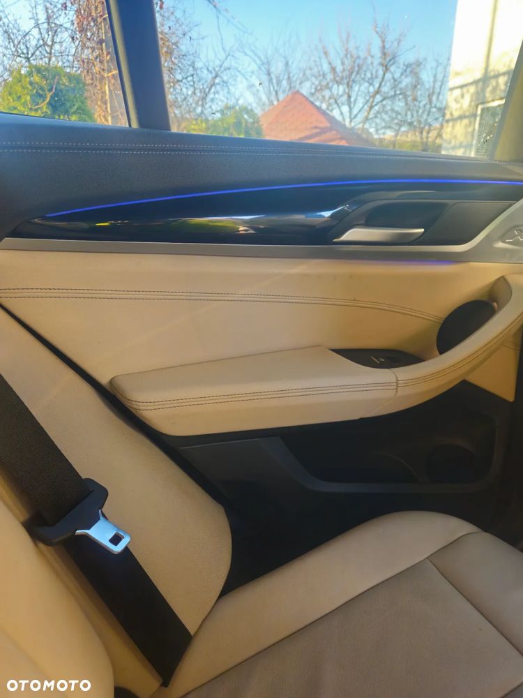 BMW X3 xDrive20d Luxury Line - 16