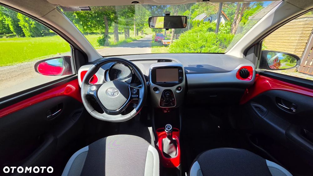 Toyota Aygo x-play touch - 14