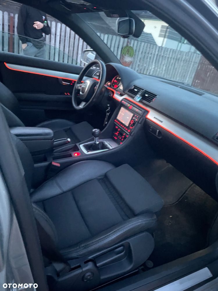 Audi A4 Limousine - 17