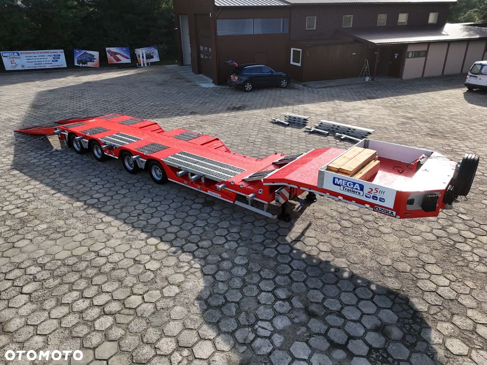 Inny 4 OSIOWA NISKOPODWOZIOWA z zagłębieniami na koła, rozciągana 5.000mm, długie najazdy 70T DMC - 24