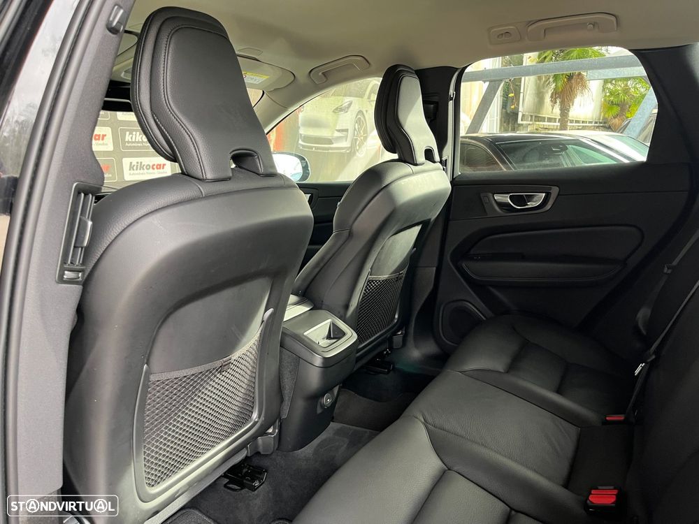 Volvo XC 60 2.0 B4 R-Design Geartronic - 43