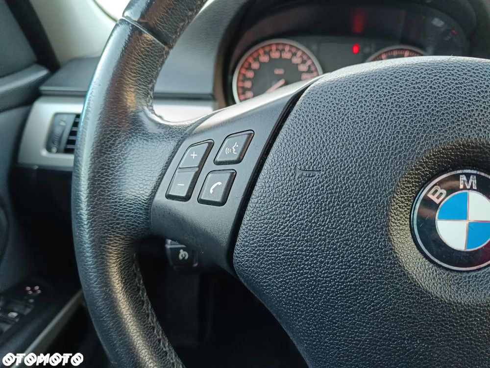 BMW Seria 3 320i Edition Exclusive - 21