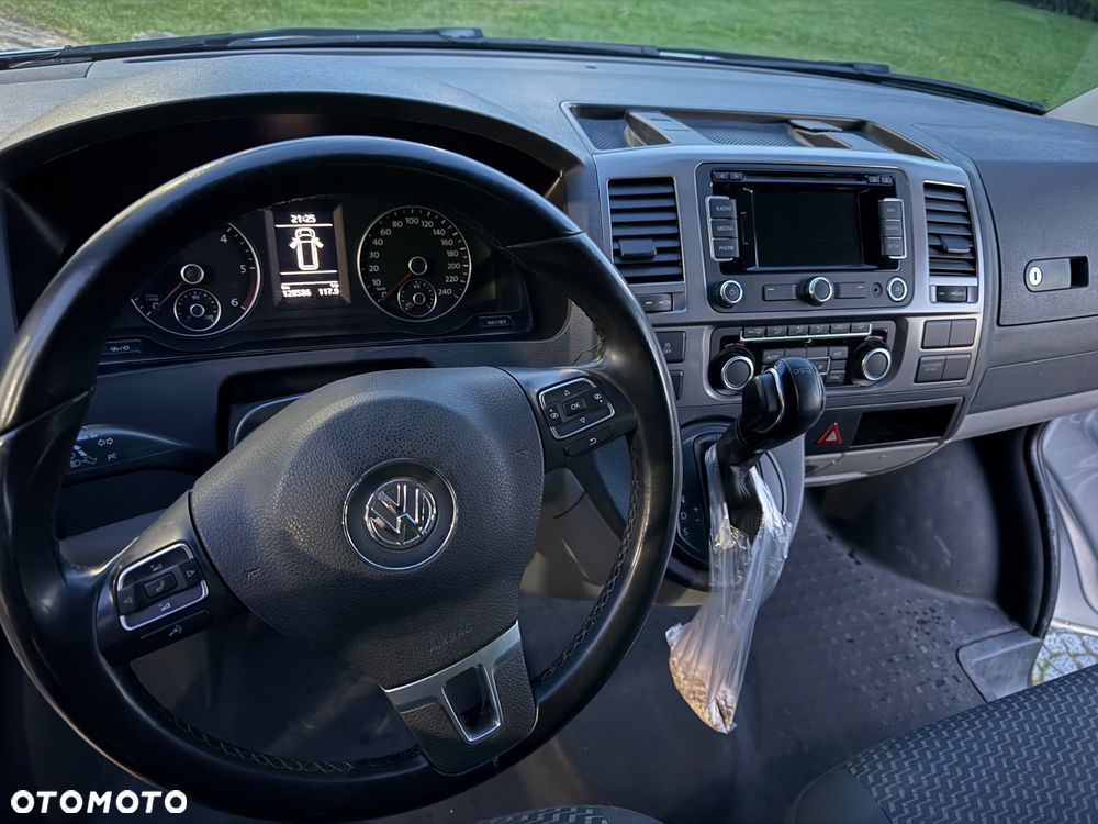 Volkswagen Caravelle - 30