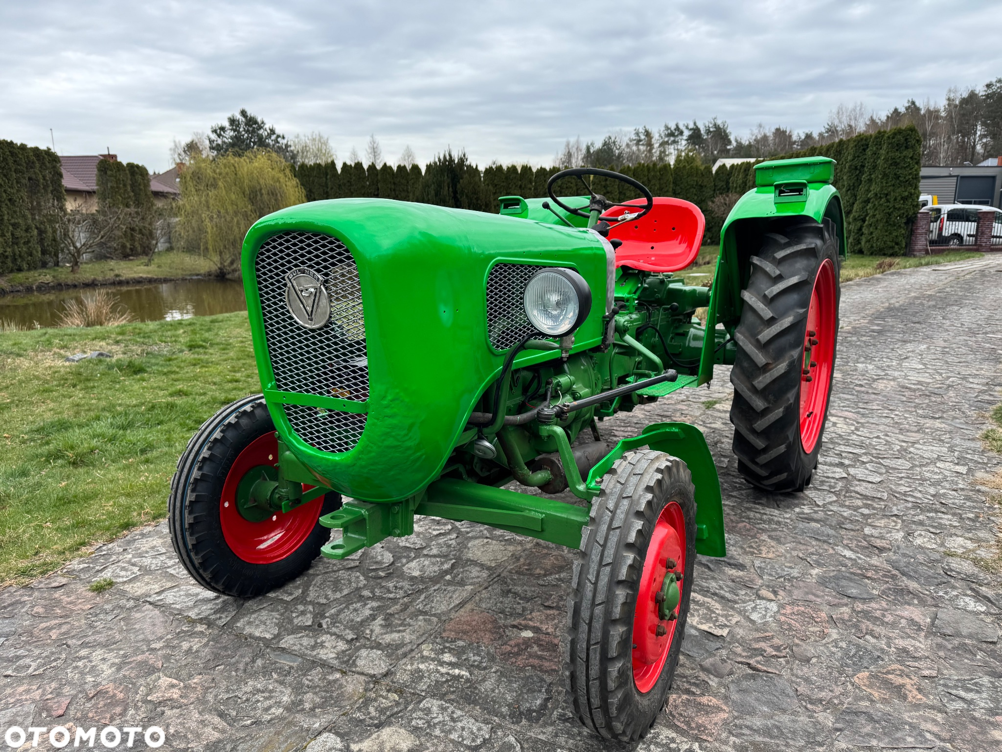 Deutz-Fahr Fahr Güldner A3K Burgund D133 - 32
