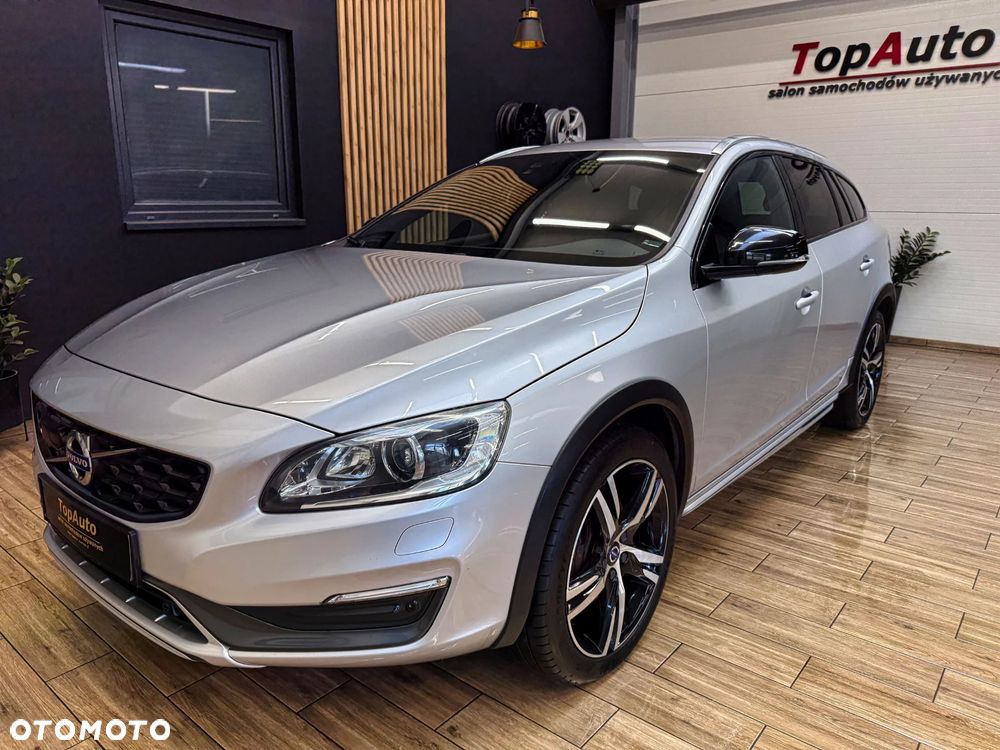 Volvo V60 Cross Country - 12