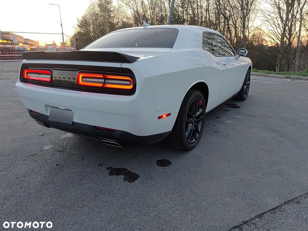 Dodge Challenger - 4