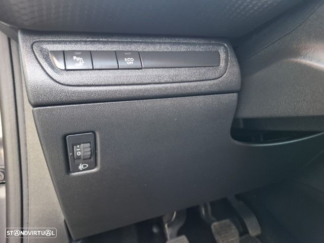 Peugeot 208 1.2 PureTech Signature - 30