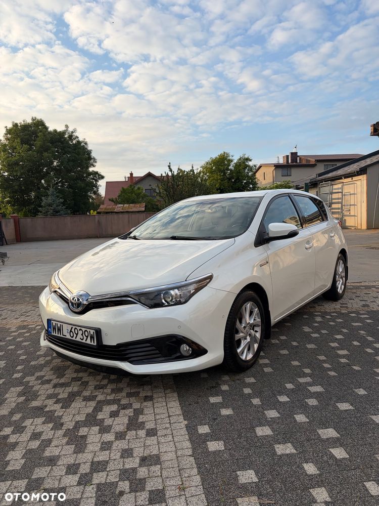 Toyota Auris Hybrid 135 Premium - 1