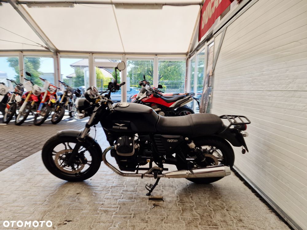Moto Guzzi V7 - 4