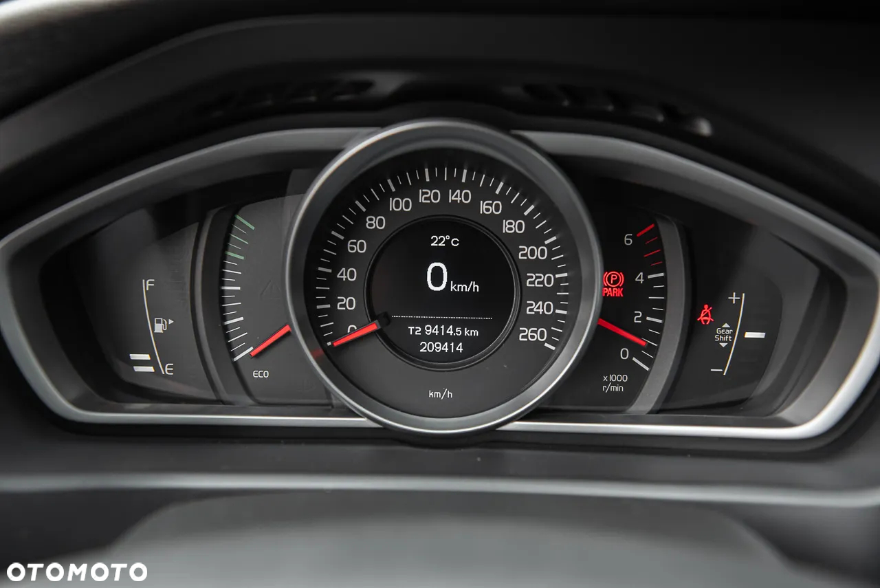 Volvo V40 - 18