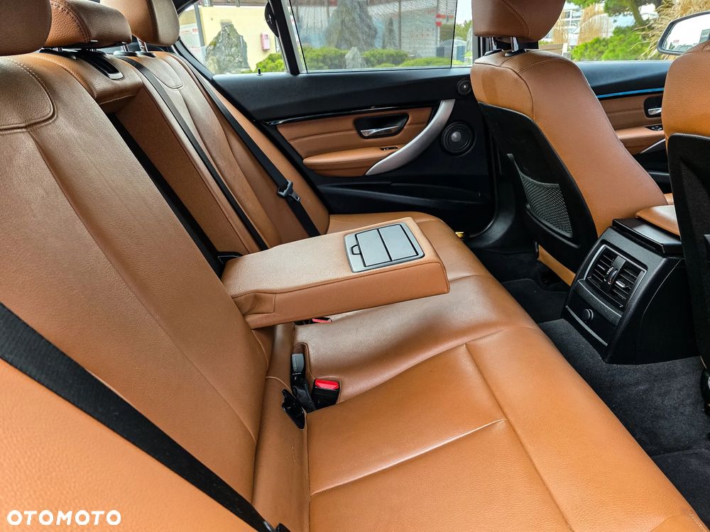 BMW Seria 3 320i GPF xDrive Luxury Line - 4