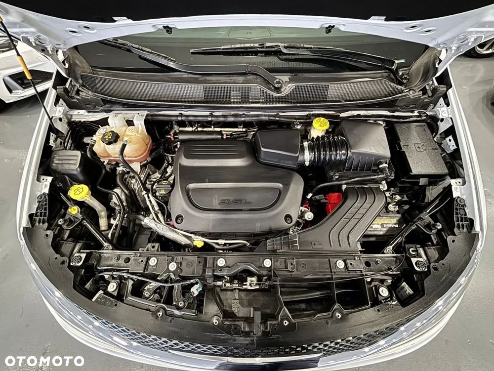 Chrysler Pacifica - 37