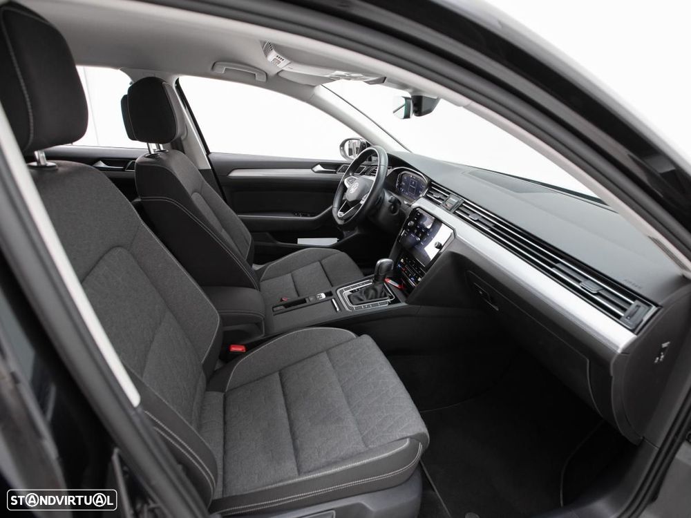 VW Passat Variant 2.0 TDI Business DSG - 9