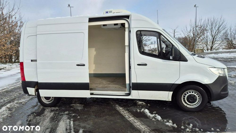 Mercedes-Benz Sprinter - 8