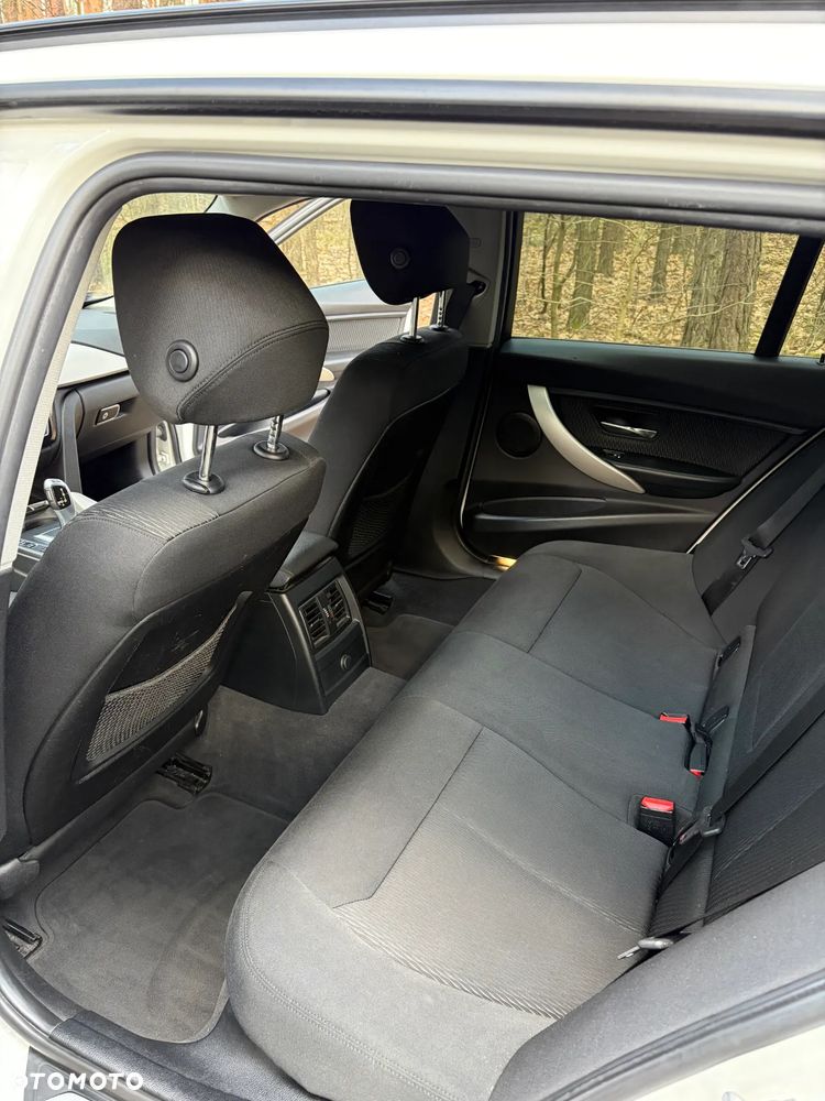 BMW Seria 3 318d Sport Line Shadow - 21