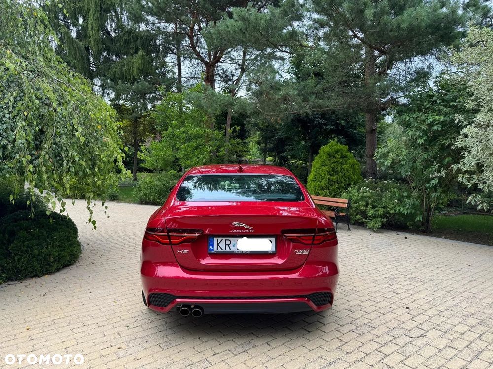 Jaguar XE 2.0 D180 R-Dynamic S - 10
