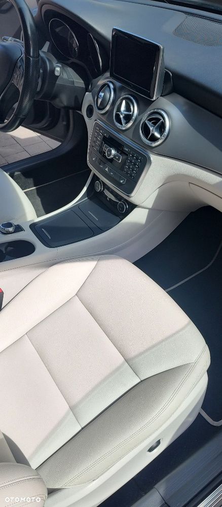 Mercedes-Benz CLA 250 7G-DCT Sport - 13