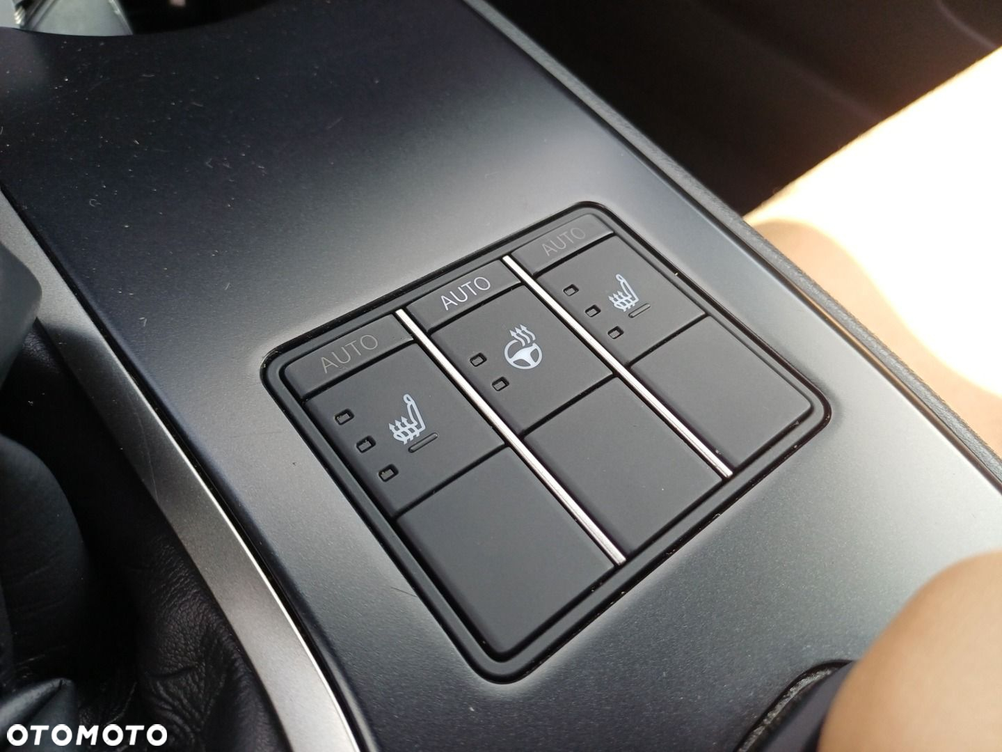 Lexus UX 250h GPF Business 2WD - 14