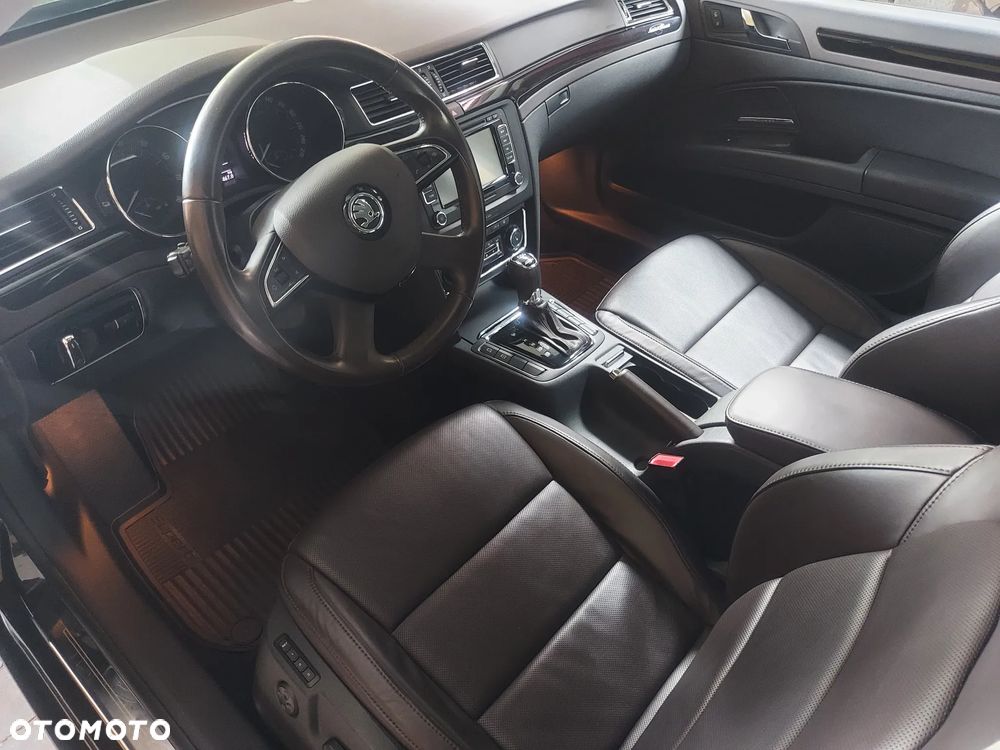 Skoda Superb 2.0 TSI L&K DSG - 17