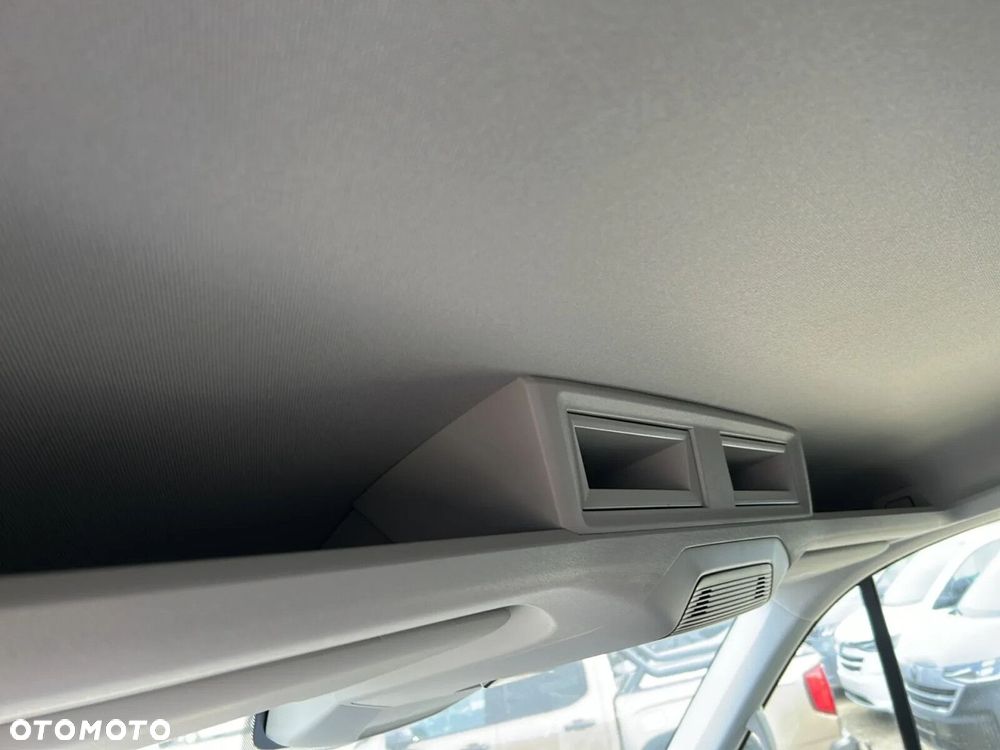 Volkswagen Crafter Volkswagen Crafter 35 Furgon AUTOMAT/L3H3, 2.0TDI 177KM, r.o. 3640 - 31