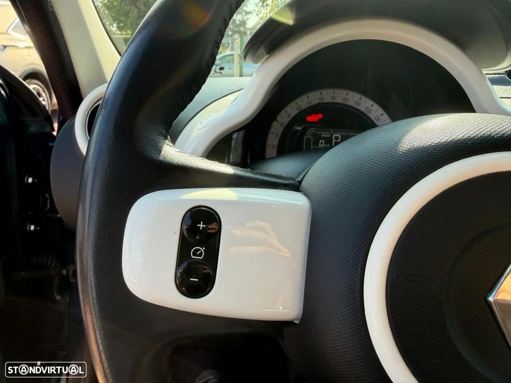 Renault Twingo Z.E. 22 Intens - 28