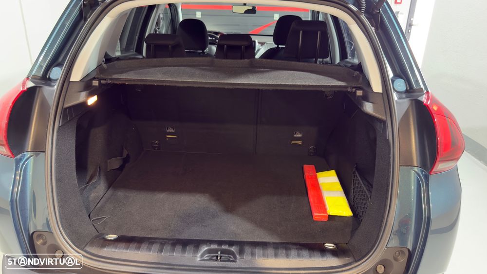 Peugeot 2008 1.6 BlueHDi Style - 27